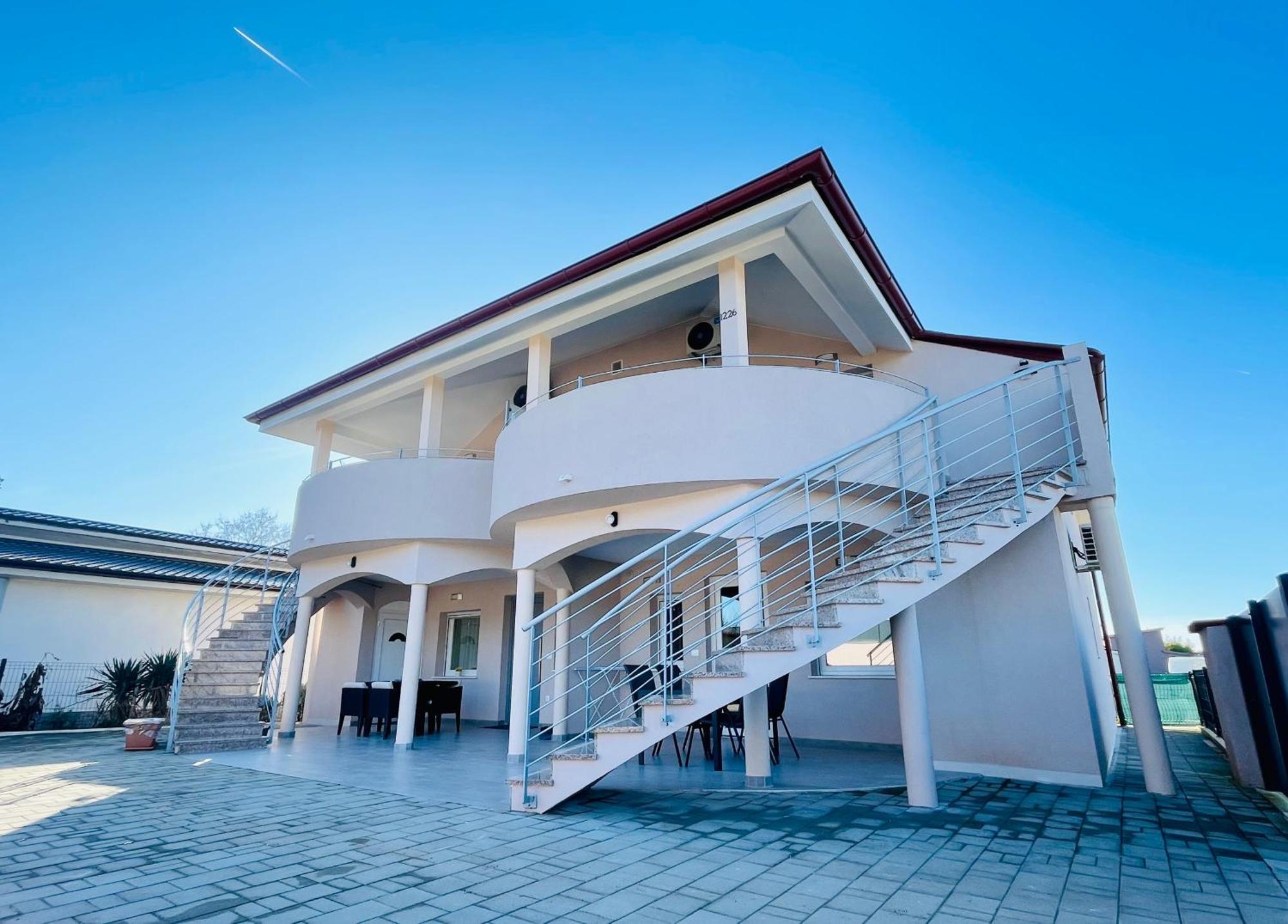 New Apartments Miya - Peroj Beach Buitenkant foto